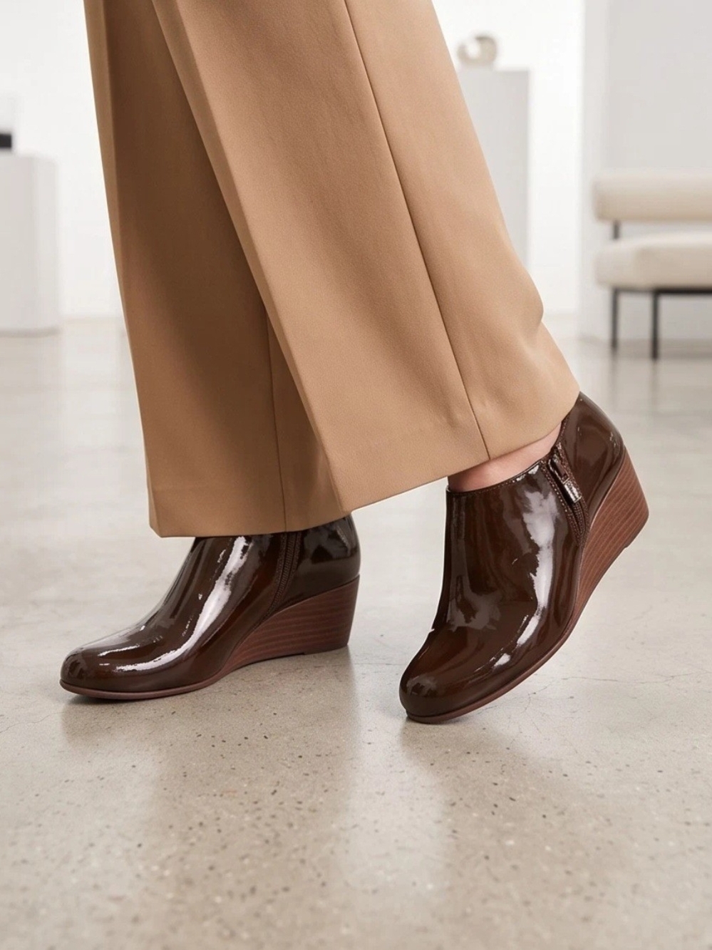 Cole Haan Women's Callie Waterproof Brown Patent Boot Shoes sz 6.5